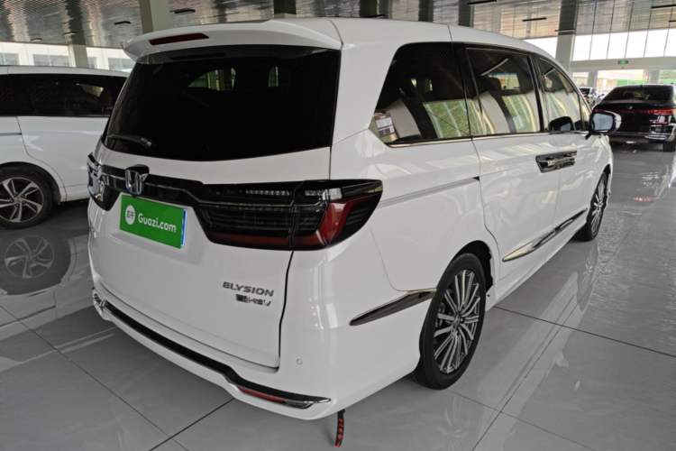 Used Honda Elysion 2022 2.0L eHEV Luxury Edition Rear Right 45 Deg