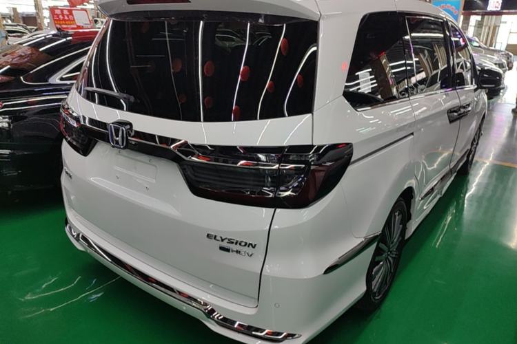 Used Honda Elysion 2022 2.0L eHEV Luxury Edition Rear Right 45 Deg