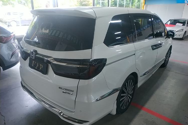 Used Honda Elysion 2022 2.0L eHEV Luxury First Edition Rear Right 45 Deg