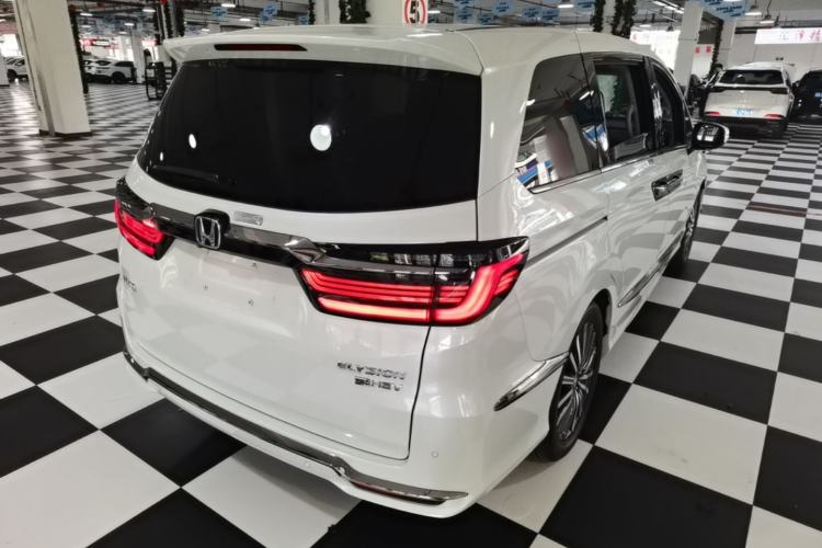 Used Honda Elysion 2022 2.0L eHEV Luxury Edition Rear Right 45 Deg