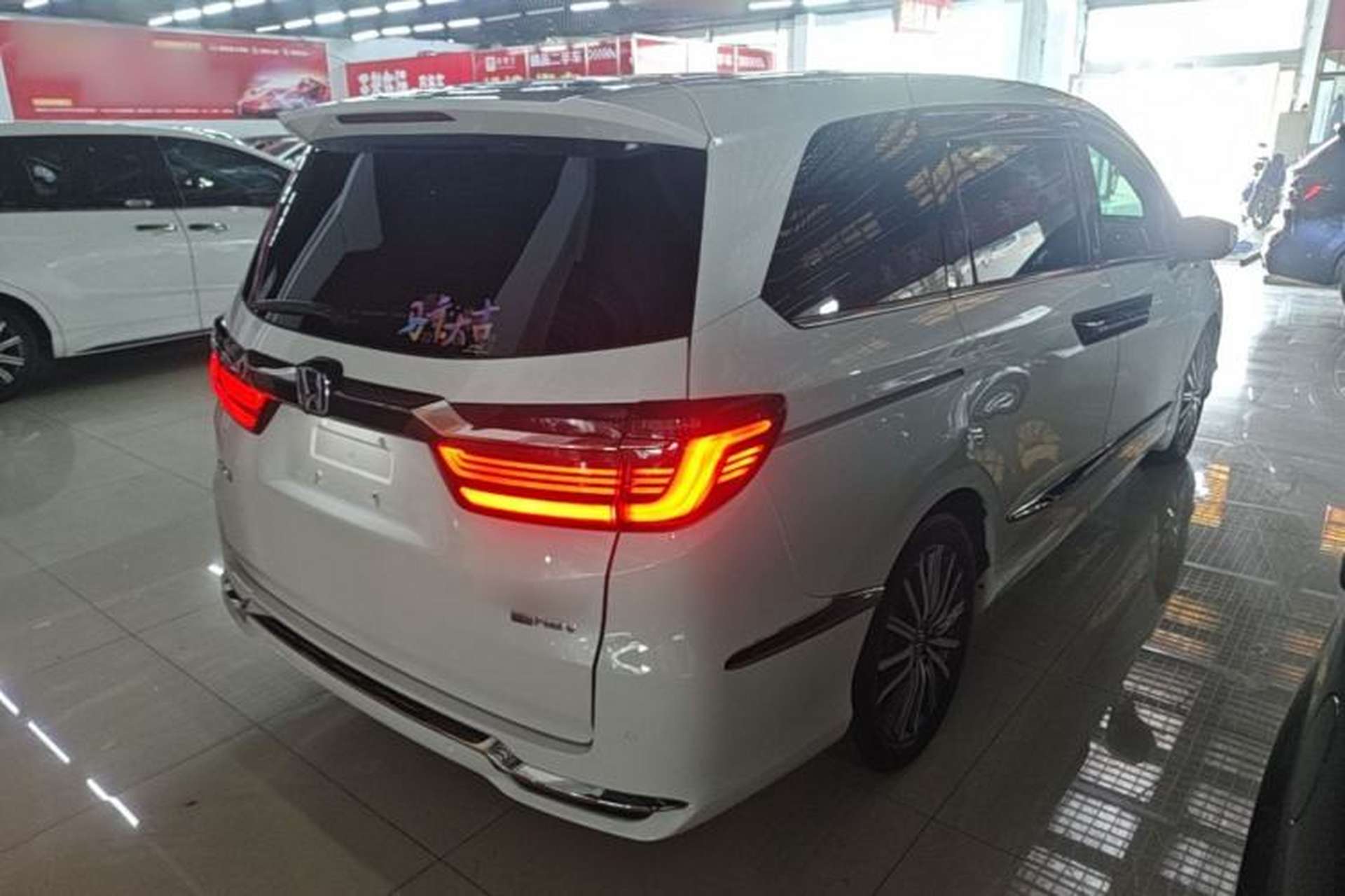 Used Honda Elysion 2022 2.0L eHEV Luxury Edition Rear Right 45 Deg