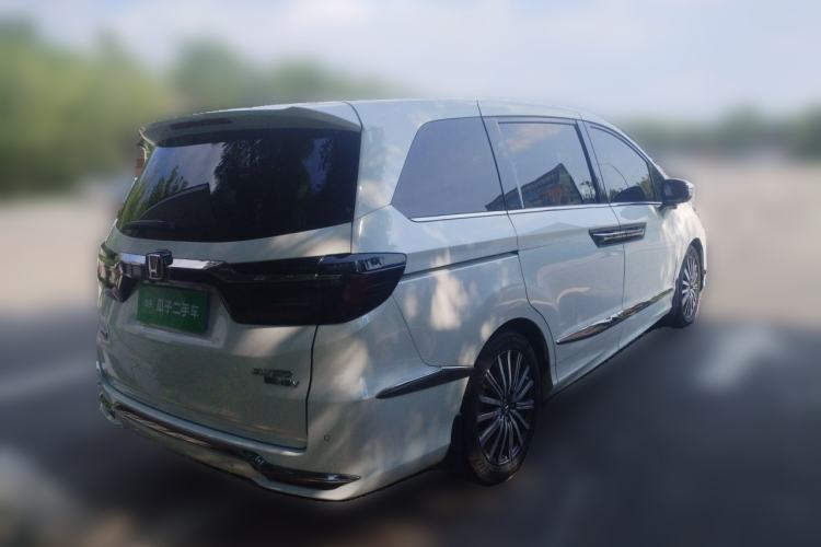 Used Honda Elysion 2022 2.0L eHEV Luxury Edition Rear Right 45 Deg
