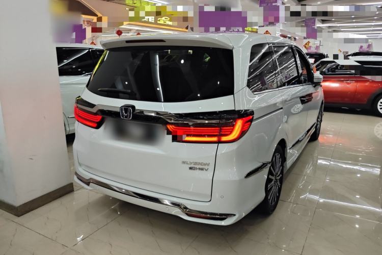 Used Honda Elysion 2022 2.0L eHEV Luxury Edition Rear Right 45 Deg