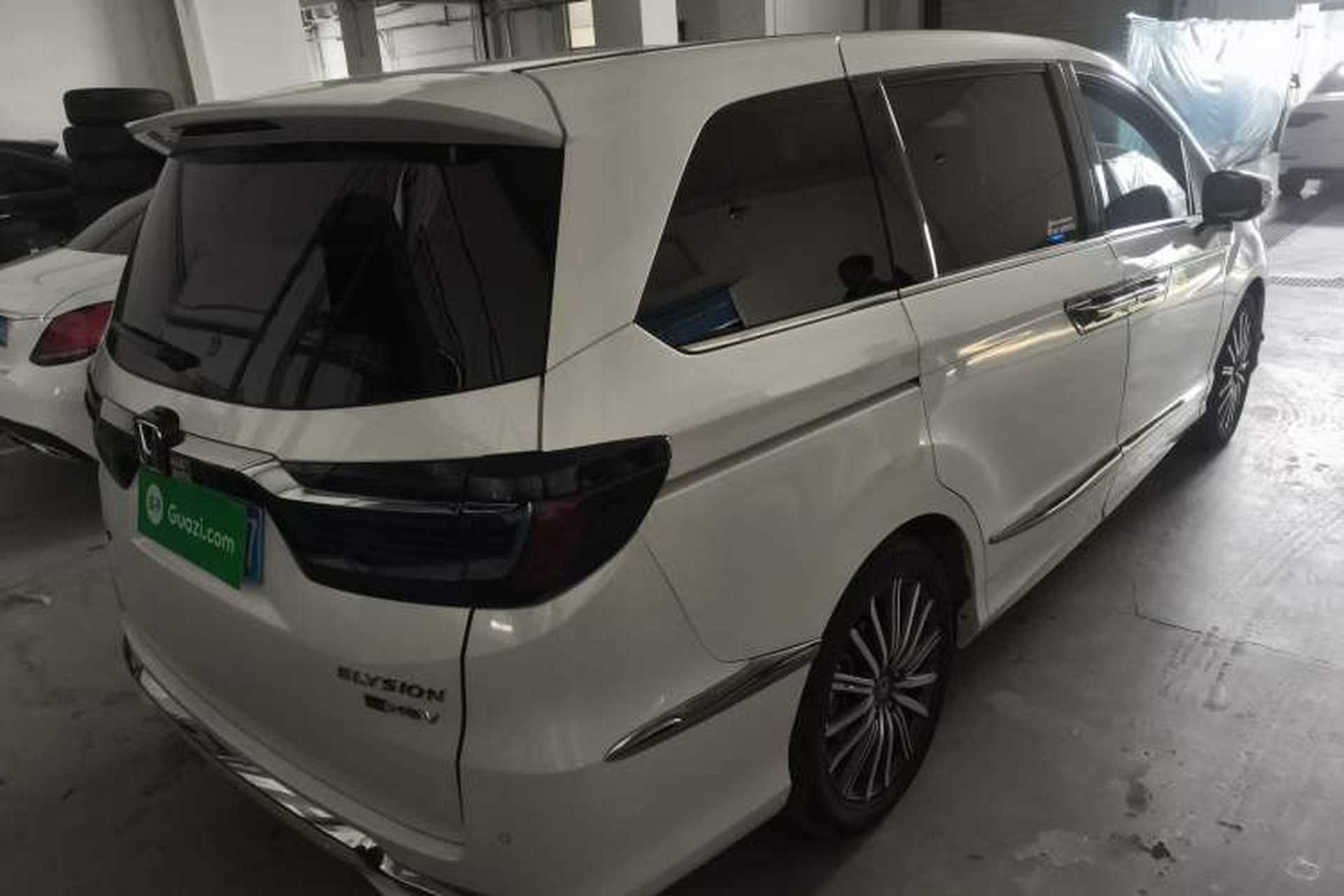 Used Honda Elysion 2022 2.0L eHEV Luxury Edition Rear Right 45 Deg