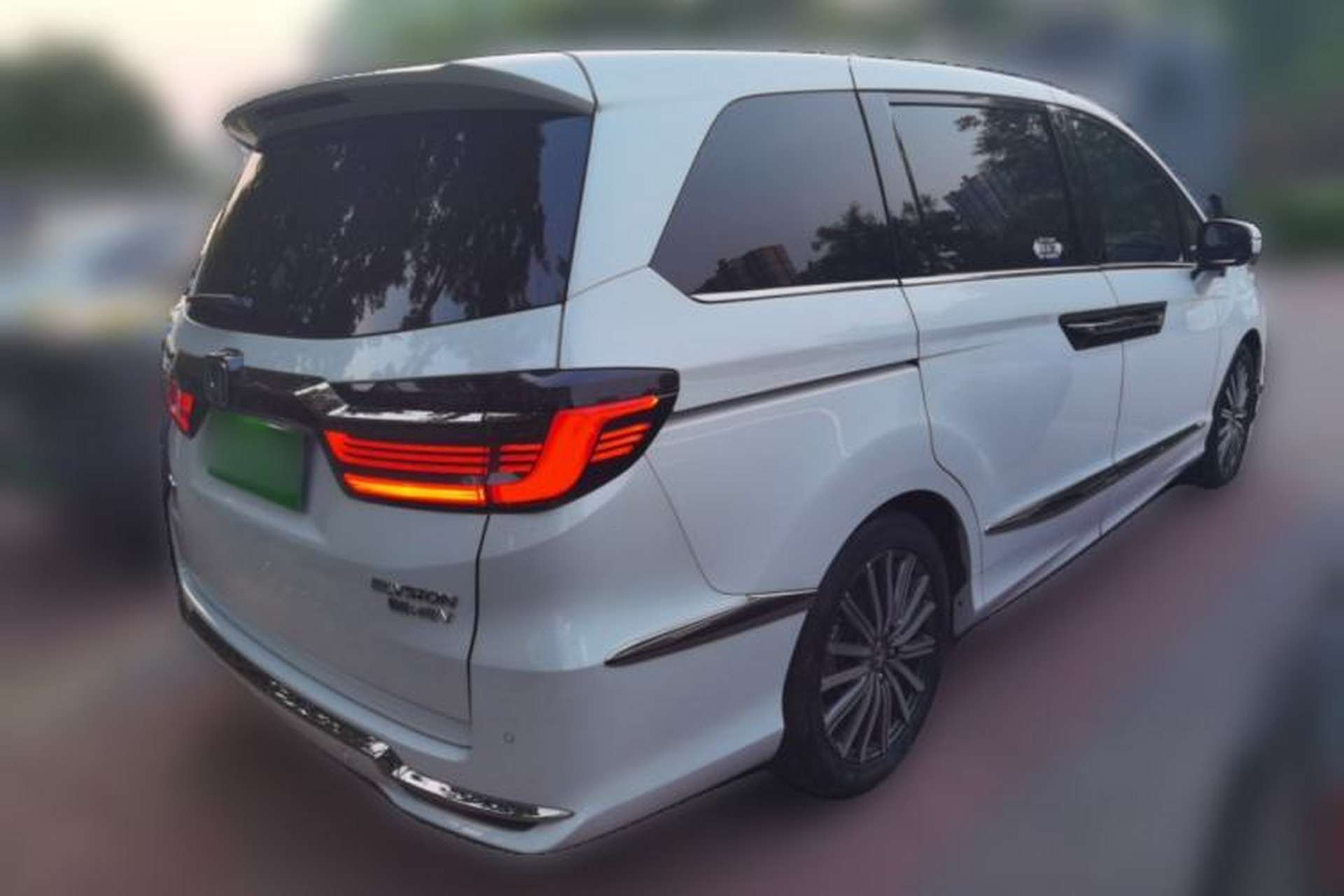Used Honda Elysion 2022 2.0L eHEV Luxury First Edition Rear Right 45 Deg