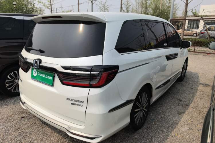 Used Honda Elysion 2022 2.0L eHEV Luxury Edition Rear Right 45 Deg