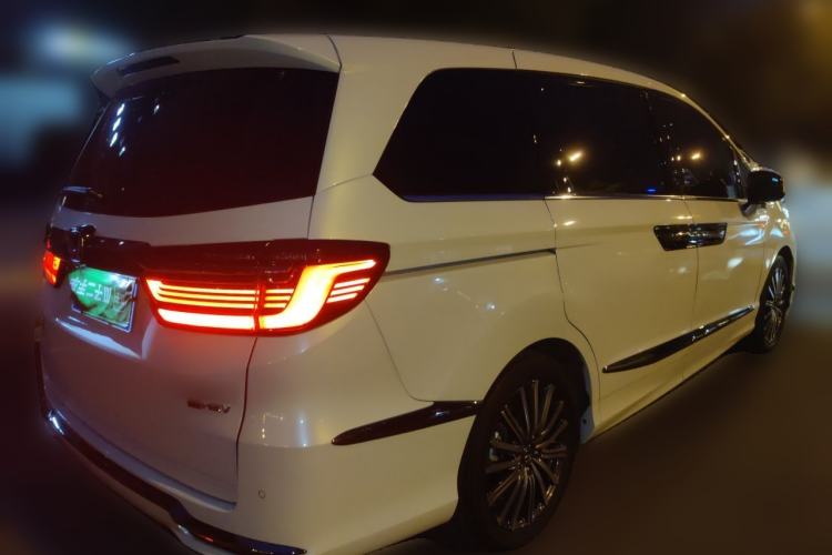 Used Honda Elysion 2022 2.0L eHEV Luxury Edition Rear Right 45 Deg