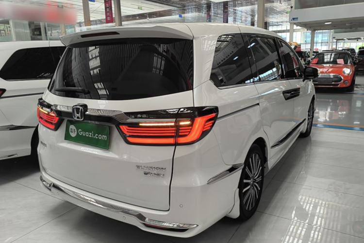 Used Honda Elysion 2022 2.0L eHEV Luxury Edition Rear Right 45 Deg