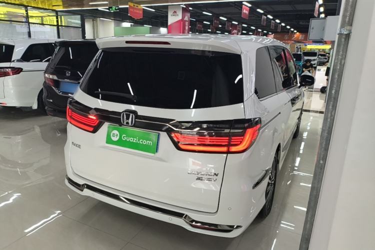 Used Honda Elysion 2022 2.0L eHEV Luxury Edition Rear Right 45 Deg
