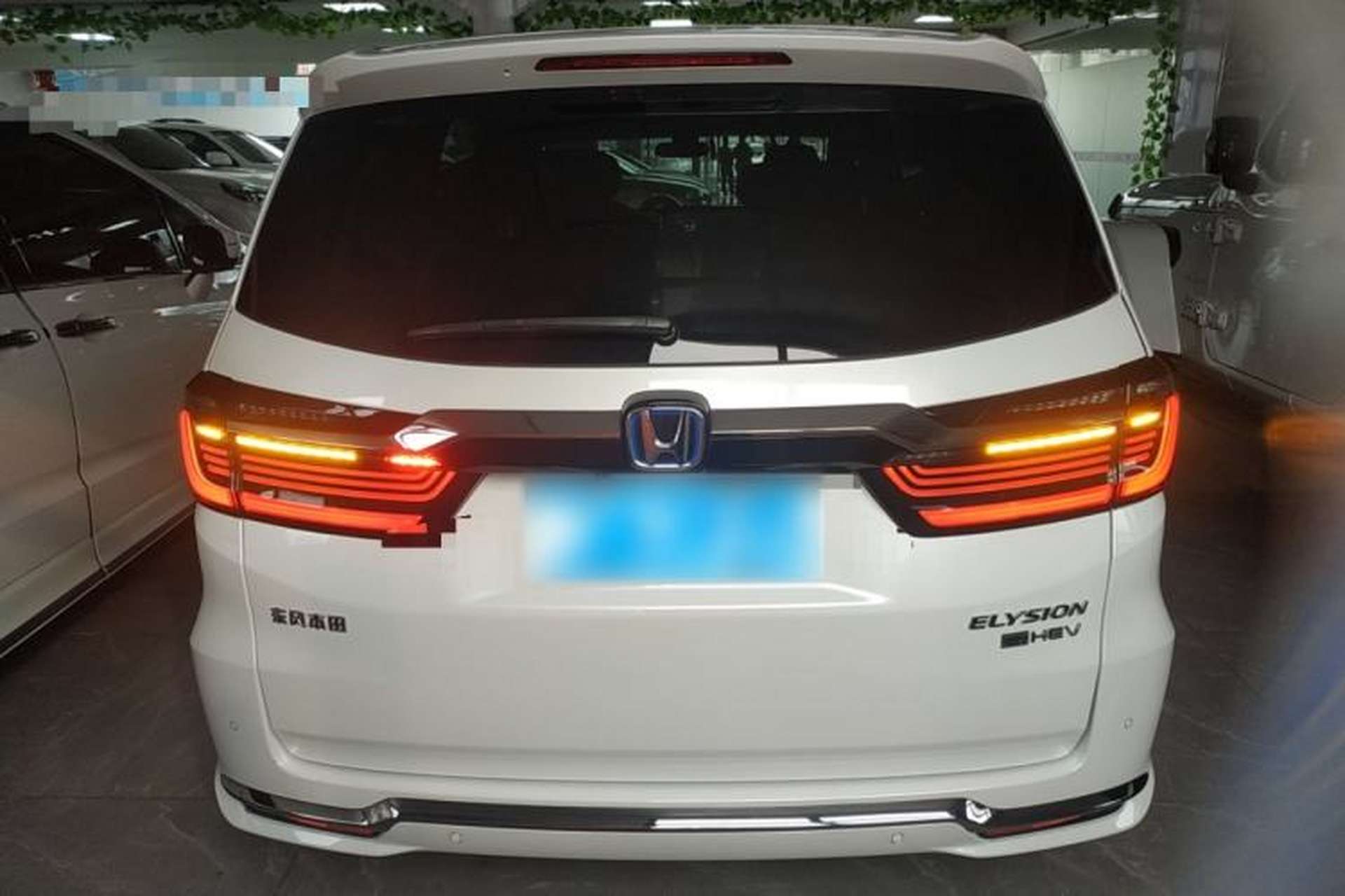 Used Honda Elysion 2022 2.0L eHEV Luxury Edition Rear