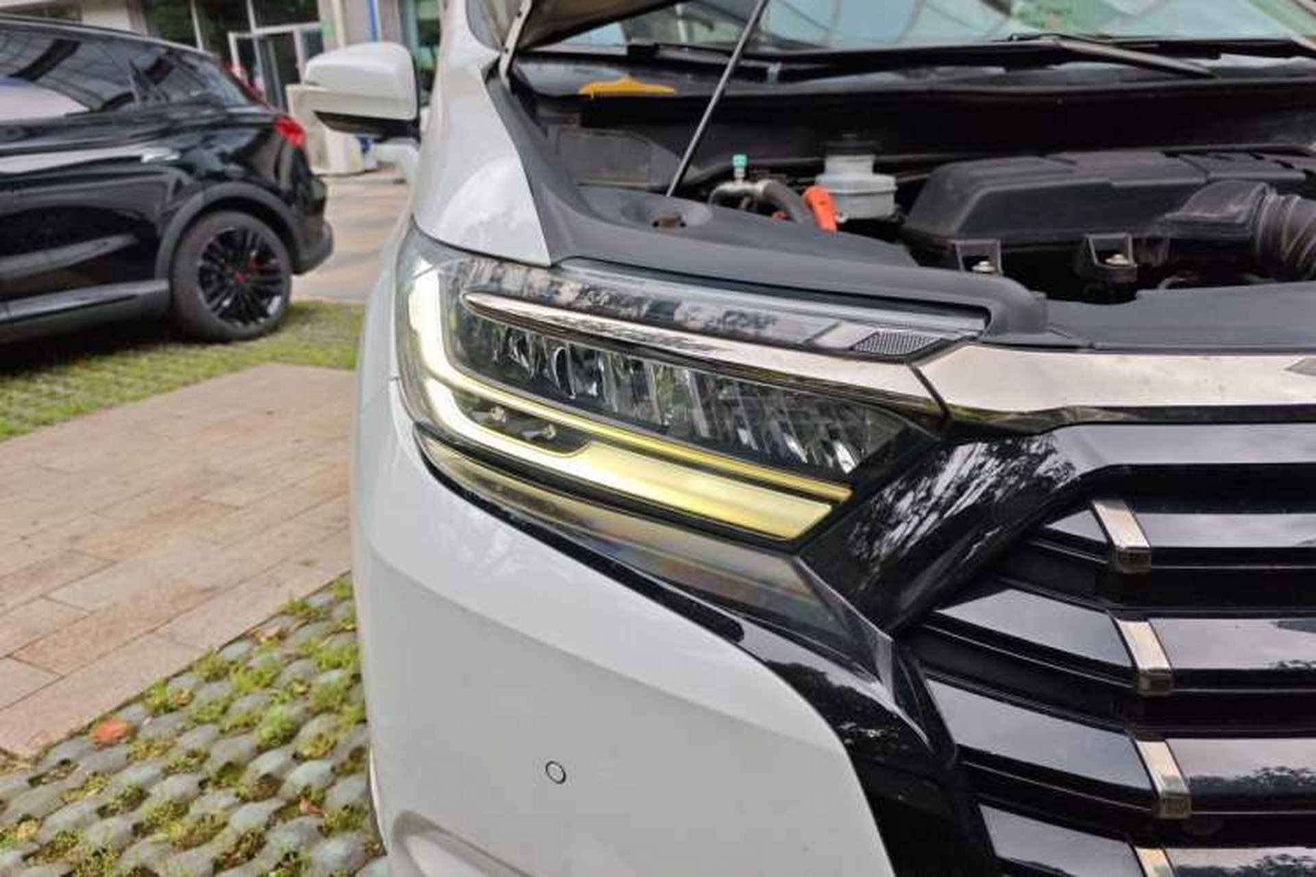 Used Honda Elysion 2022 2.0L eHEV Luxury Edition Right Front Headlight