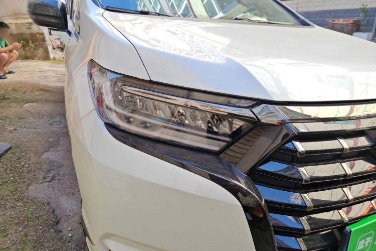Used Honda Elysion 2022 2.0L eHEV Luxury First Edition Right Front Headlight