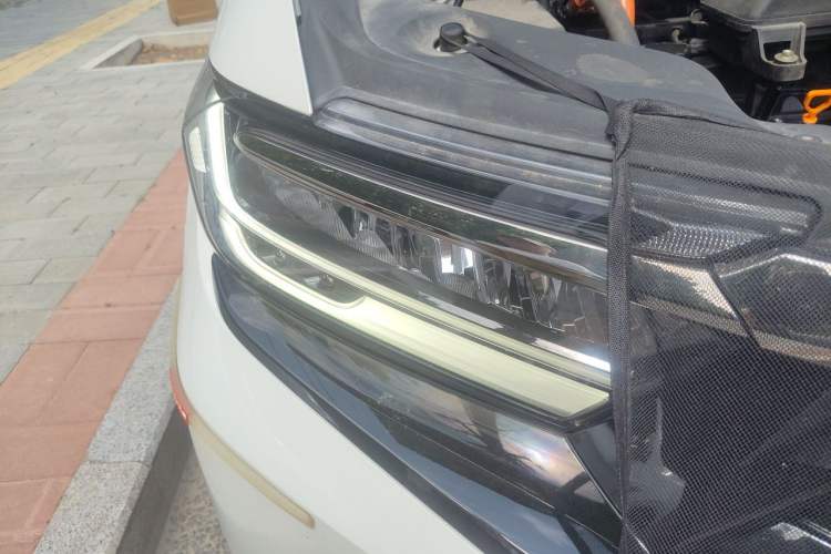 Used Honda Elysion 2022 2.0L eHEV Luxury First Edition Right Front Headlight