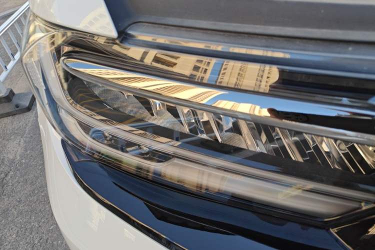 Used Honda Elysion 2022 2.0L eHEV Luxury Edition Right Front Headlight