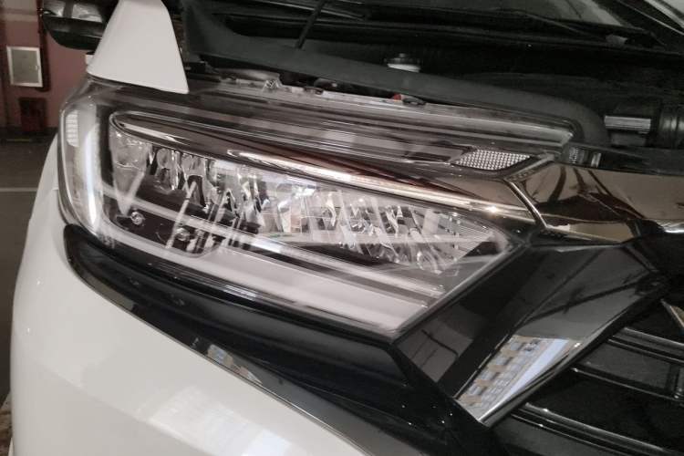 Used Honda Elysion 2022 2.0L eHEV Prestige Edition Right Front Headlight