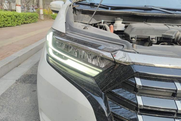 Used Honda Elysion 2022 2.0L eHEV Luxury First Edition Right Front Headlight
