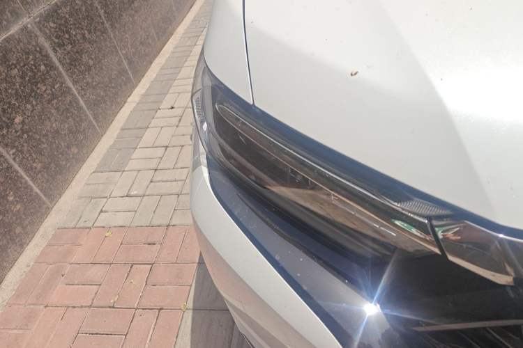 Used Honda Elysion 2022 2.0L eHEV Luxury Edition Right Front Headlight