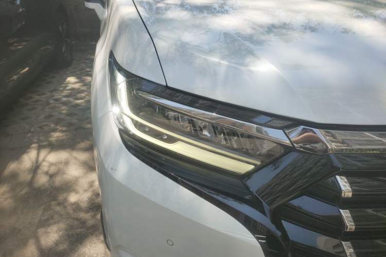 Used Honda Elysion 2022 2.0L eHEV Prestige Edition Right Front Headlight