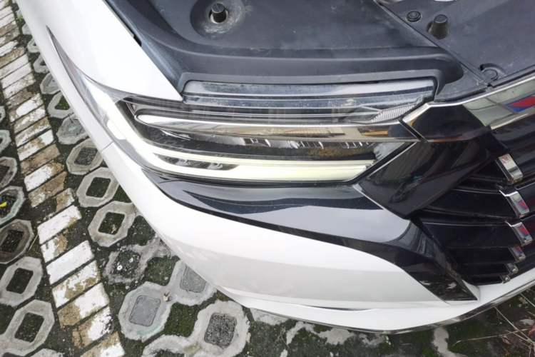 Used Honda Elysion 2022 2.0L eHEV Luxury Edition Right Front Headlight