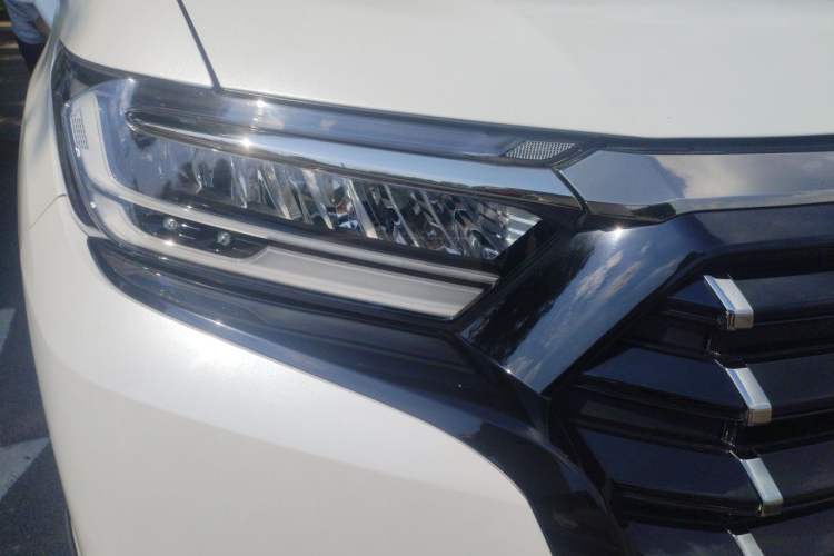 Used Honda Elysion 2022 2.0L eHEV Luxury Edition Right Front Headlight