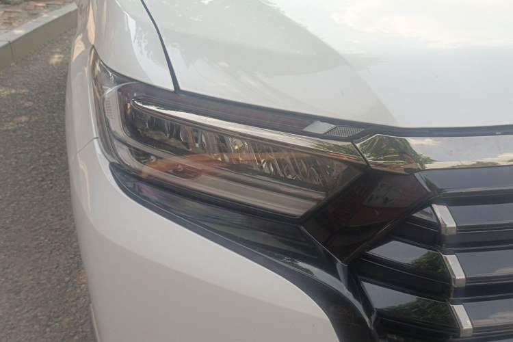 Used Honda Elysion 2022 2.0L eHEV Luxury Edition Right Front Headlight