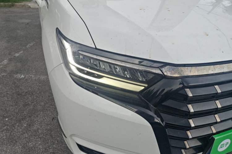 Used Honda Elysion 2022 2.0L eHEV Luxury Edition Right Front Headlight