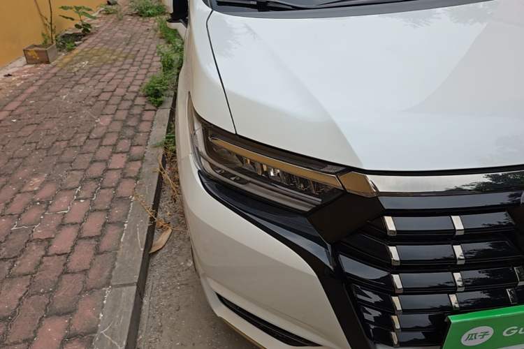 Used Honda Elysion 2022 2.0L eHEV Luxury Edition Right Front Headlight
