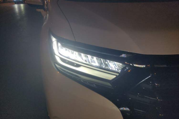 Used Honda Elysion 2022 2.0L eHEV Luxury Edition Right Front Headlight