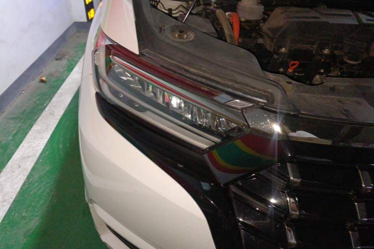 Used Honda Elysion 2022 2.0L eHEV Luxury First Edition Right Front Headlight