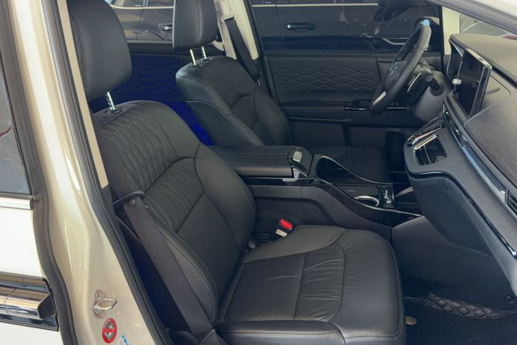 Used Honda Elysion 2022 2.0L eHEV Luxury Edition Right Front Seat