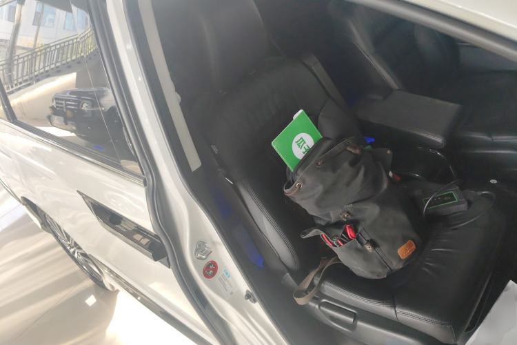 Used Honda Elysion 2022 2.0L eHEV Prestige Edition Right Front Seat