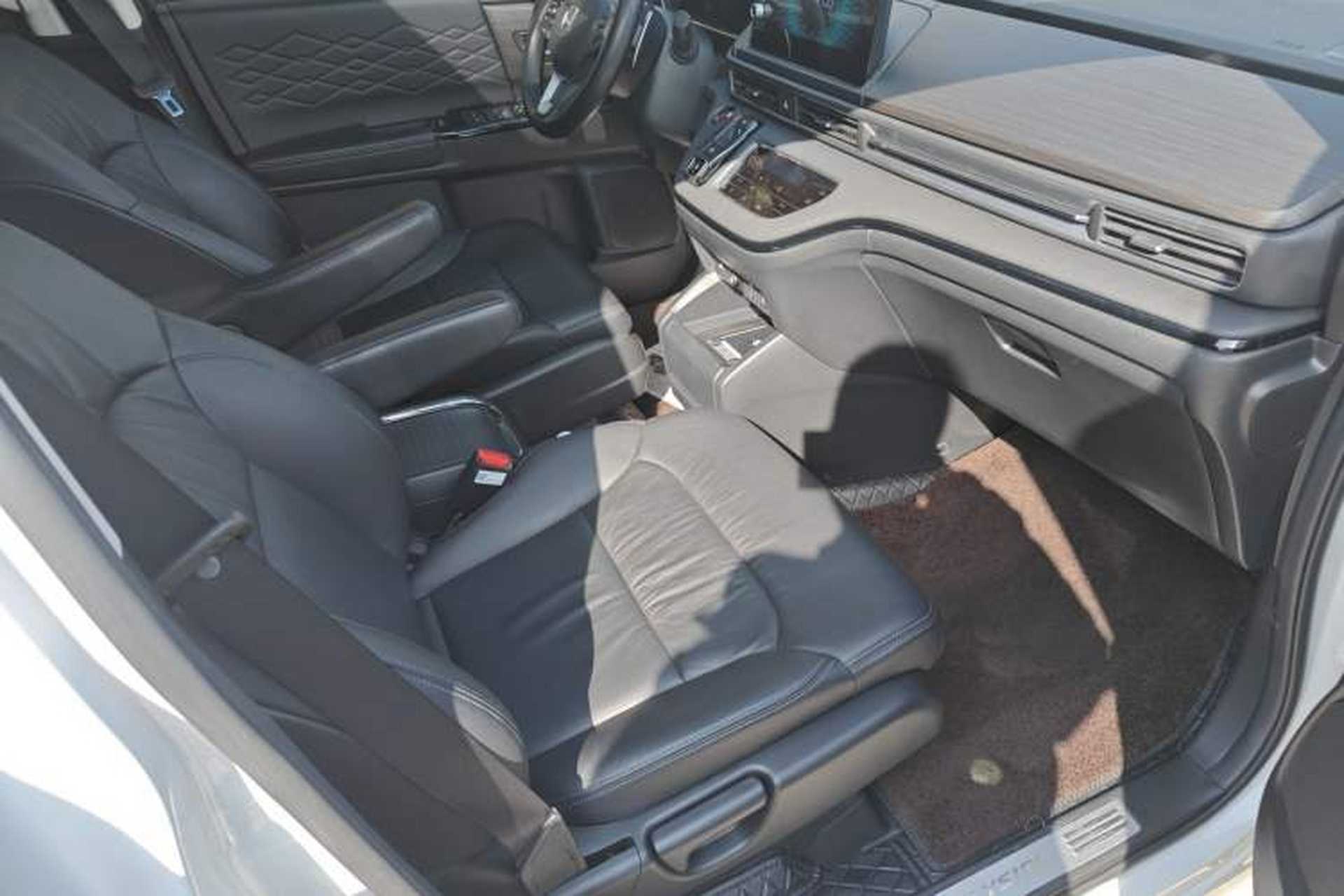 Used Honda Elysion 2022 2.0L eHEV Luxury First Edition Right Front Seat