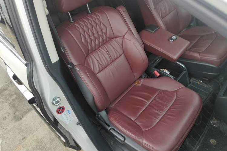 Used Honda Elysion 2022 2.0L eHEV Prestige Edition Right Front Seat