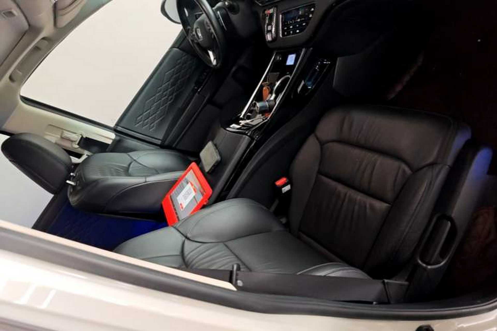 Used Honda Elysion 2022 2.0L eHEV Prestige Edition Right Front Seat
