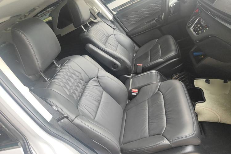 Used Honda Elysion 2022 2.0L eHEV Luxury Edition Right Front Seat