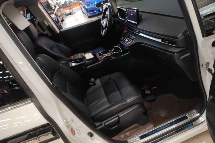 Used Honda Elysion 2022 2.0L eHEV Luxury Edition Right Front Seat