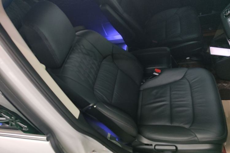 Used Honda Elysion 2022 2.0L eHEV Luxury Edition Right Front Seat