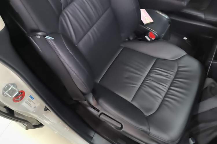 Used Honda Elysion 2022 2.0L eHEV Luxury Edition Right Front Seat