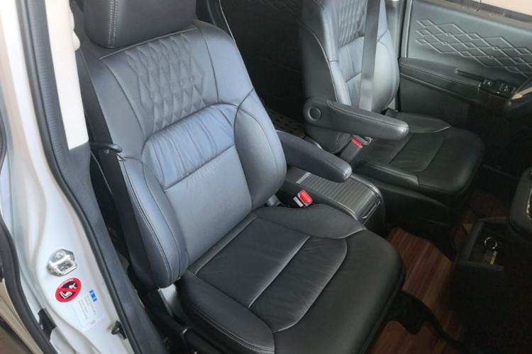 Used Honda Elysion 2022 2.0L eHEV Luxury First Edition Right Front Seat