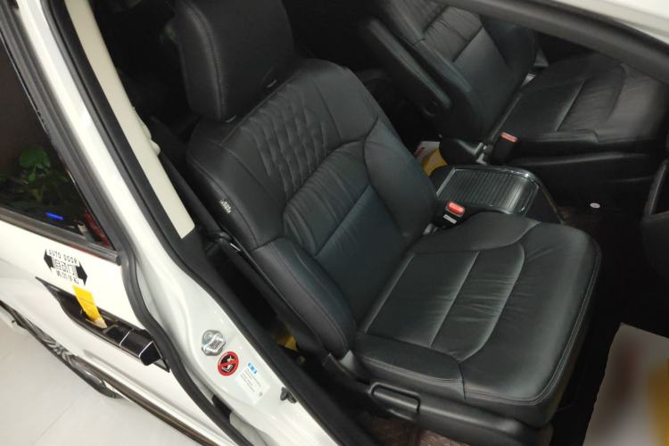 Used Honda Elysion 2022 2.0L eHEV Luxury Edition Right Front Seat