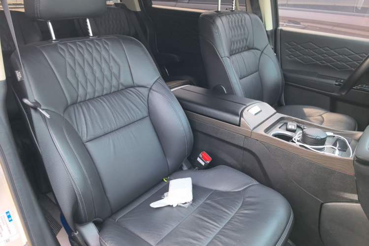 Used Honda Elysion 2022 2.0L eHEV Luxury Edition Right Front Seat
