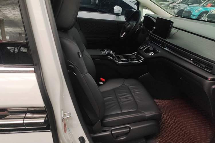 Used Honda Elysion 2022 2.0L eHEV Luxury Edition Right Front Seat