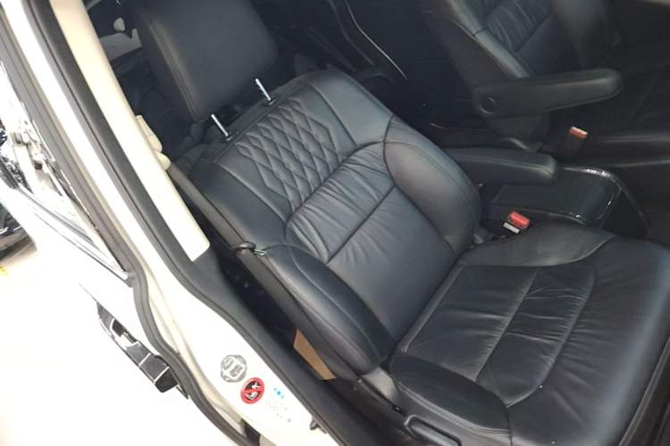 Used Honda Elysion 2022 2.0L eHEV Luxury First Edition Right Front Seat