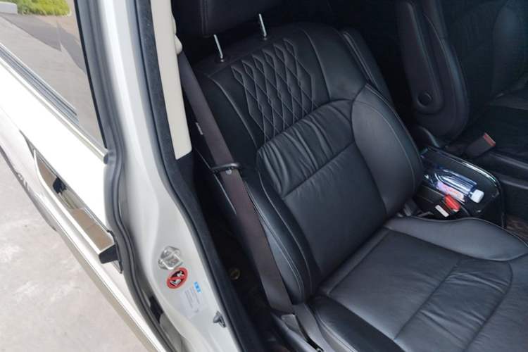 Used Honda Elysion 2022 2.0L eHEV Luxury First Edition Right Front Seat