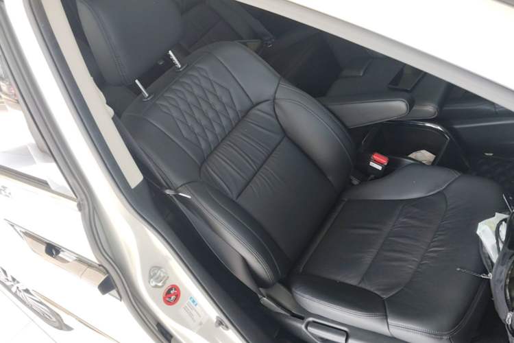 Used Honda Elysion 2022 2.0L eHEV Prestige Edition Right Front Seat