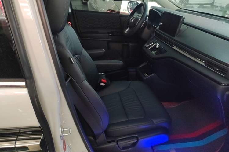 Used Honda Elysion 2022 2.0L eHEV Luxury Edition Right Front Seat