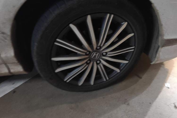 Used Honda Elysion 2022 2.0L eHEV Luxury Edition Right Front Wheel Hub
