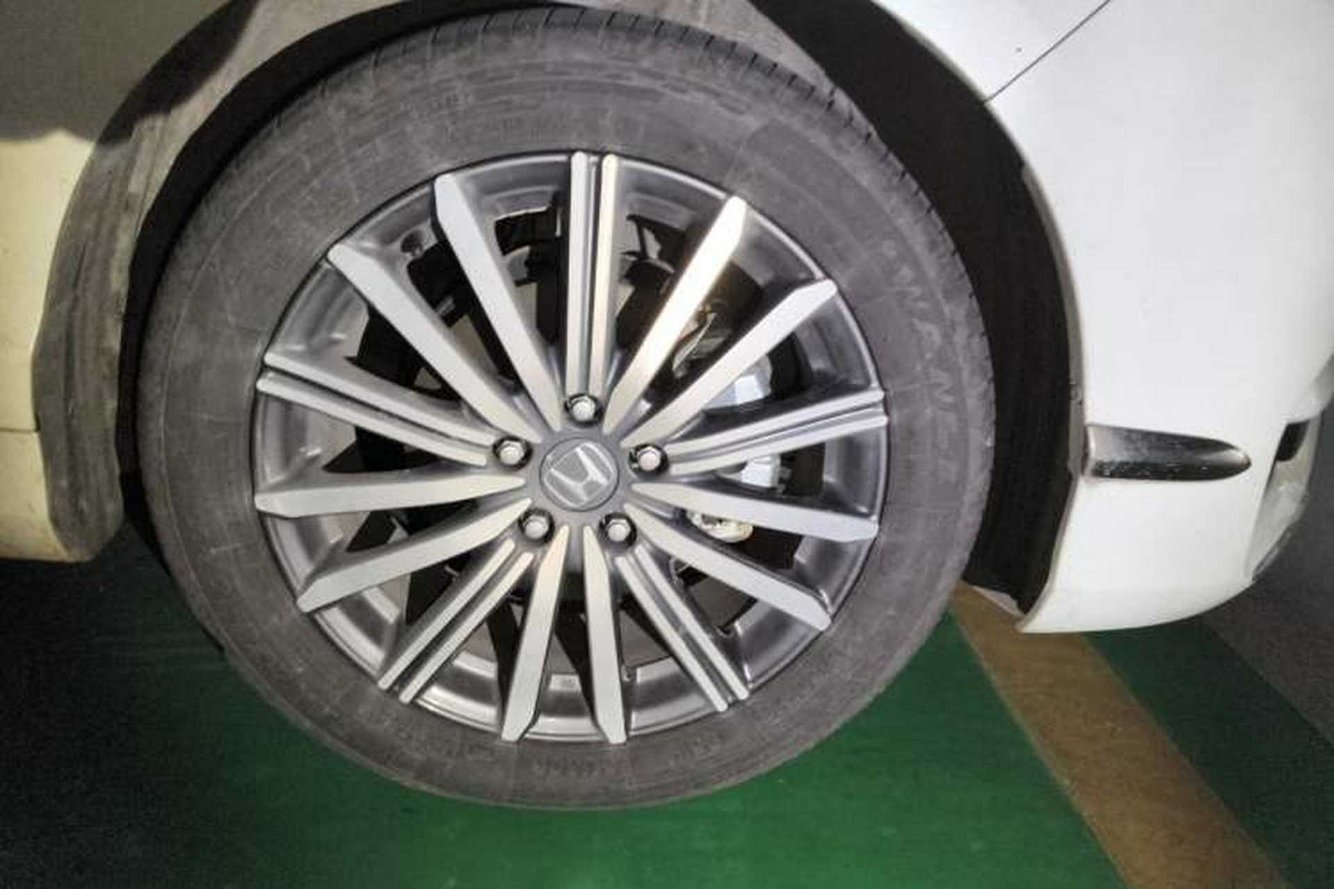 Used Honda Elysion 2022 2.0L eHEV Luxury First Edition Right Front Wheel Hub