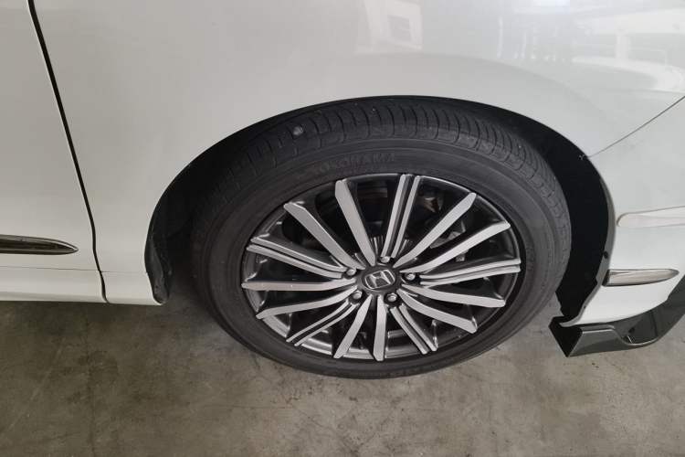 Used Honda Elysion 2022 2.0L eHEV Prestige Edition Right Front Wheel Hub