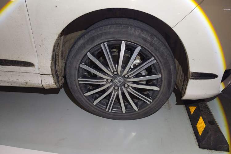 Used Honda Elysion 2022 2.0L eHEV Luxury First Edition Right Front Wheel Hub